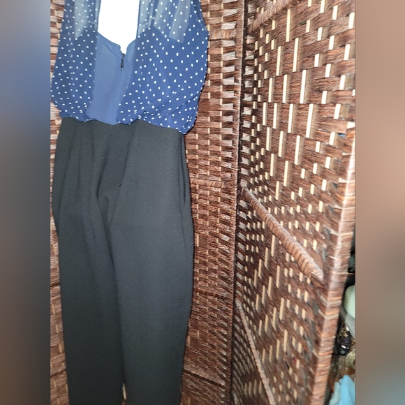 BCBGEneration Jumpsuits color black Whith white good condition - Picture 10 of 14